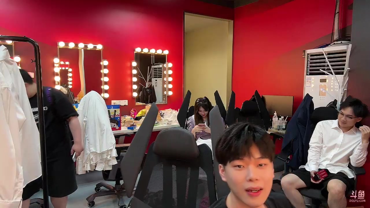 【2023-08-16 14点场】胸肌很大的良小伞：户外解说杯拍摄大龙！巨龙族集合！