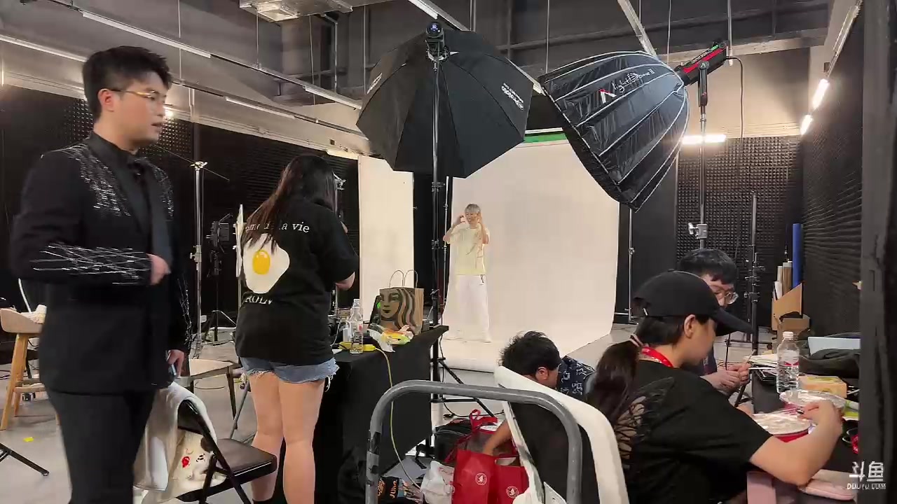 【2023-08-16 12点场】胸肌很大的良小伞：户外解说杯拍摄大龙！巨龙族集合！