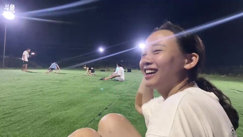 【2023-8-16 21点场】惠娜娜呀:【小奶团】985团播第27天