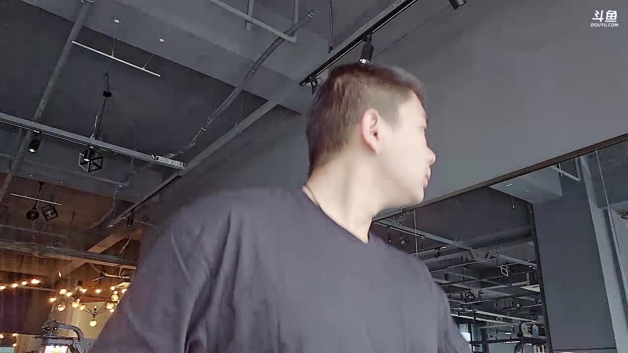 【2023-08-18 11点场】王大谋119：[小奶团]猛男的直播间 钻粉2.5