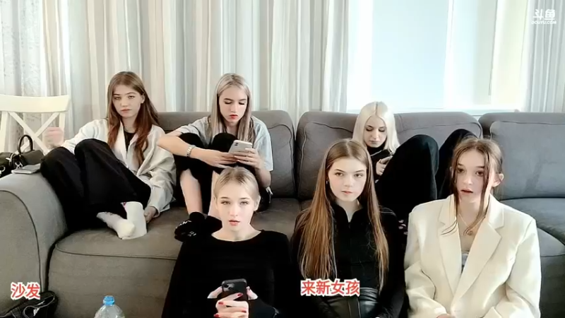 俄罗斯美女学唱歌好看啊