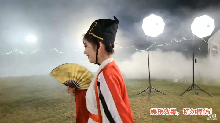 洪湖乡野趣味团播女主播走秀表演，最后的小梦仙是东方教主