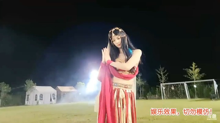 洪湖乡野趣味团播女主播COS表演，老姗姗很古风啊