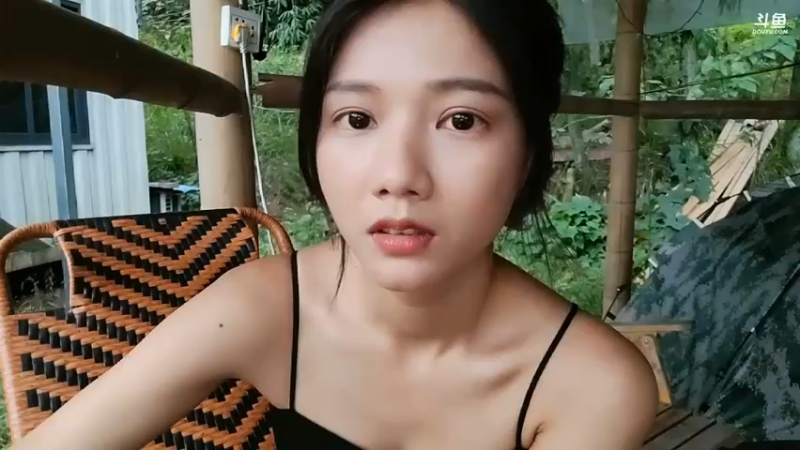 茵妹妹一直户外几十天了，还是很白