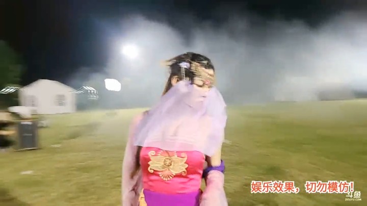 洪湖乡野趣味团播美女楠楠COS紫萱