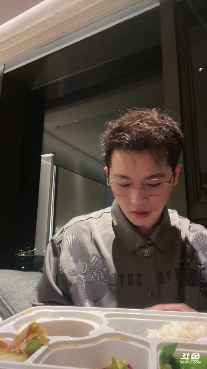【2023-08-22 19点场】你超Q的：七夕快乐开播打会儿排位