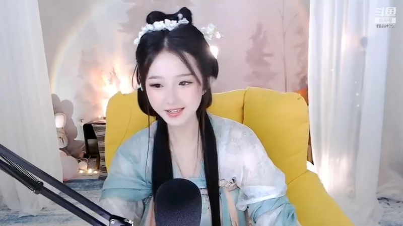 美女小西瓜说话搞笑，真可爱