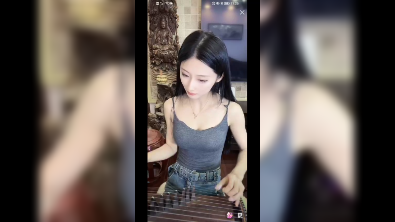 美女弹古筝真好听啊