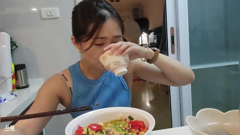 【2023-08-24 22点场】刘灶灶：体感游戏里的舞免费点~