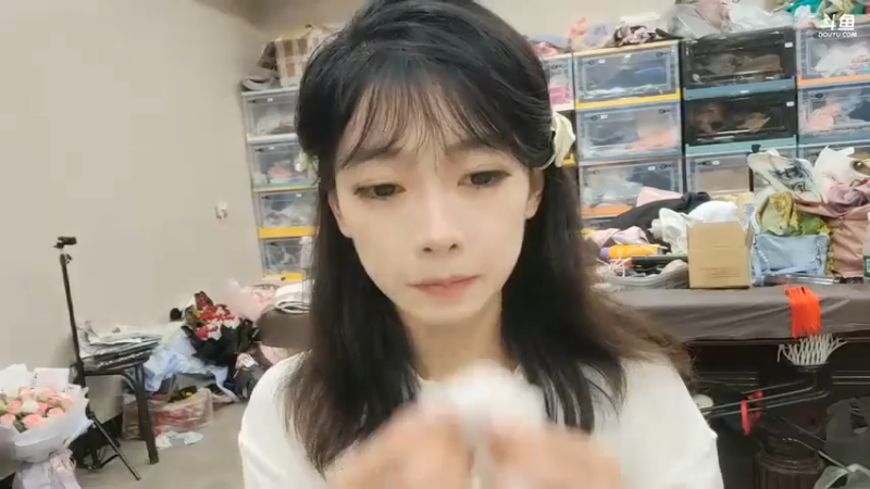 洪湖乡野趣味团播彪子今天吃大餐，好像也不是很开心啊