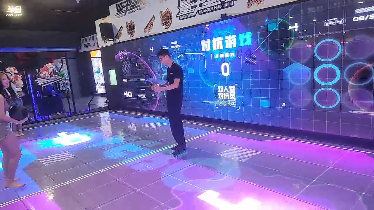 【2023-08-25 20点场】王纪超666：【0.1元粉丝牌】杭州团建不定时开播