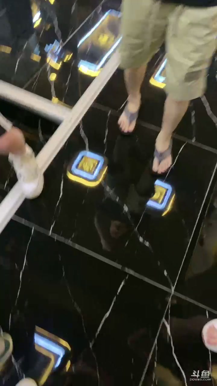 【2023-08-23 21点场】澄海3c月色：在南宁了 调试机器