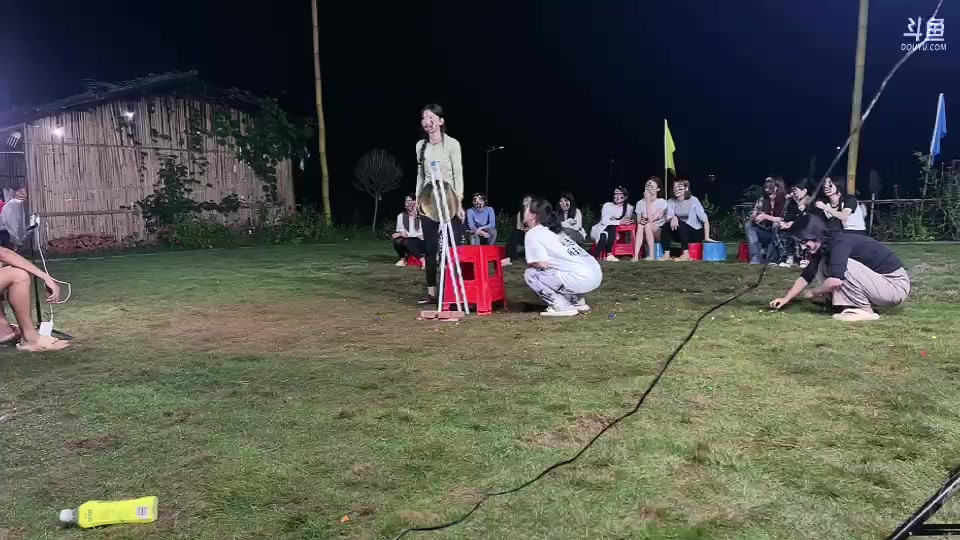 【2023-8-26 22点场】惠娜娜呀:【小奶团】985团播