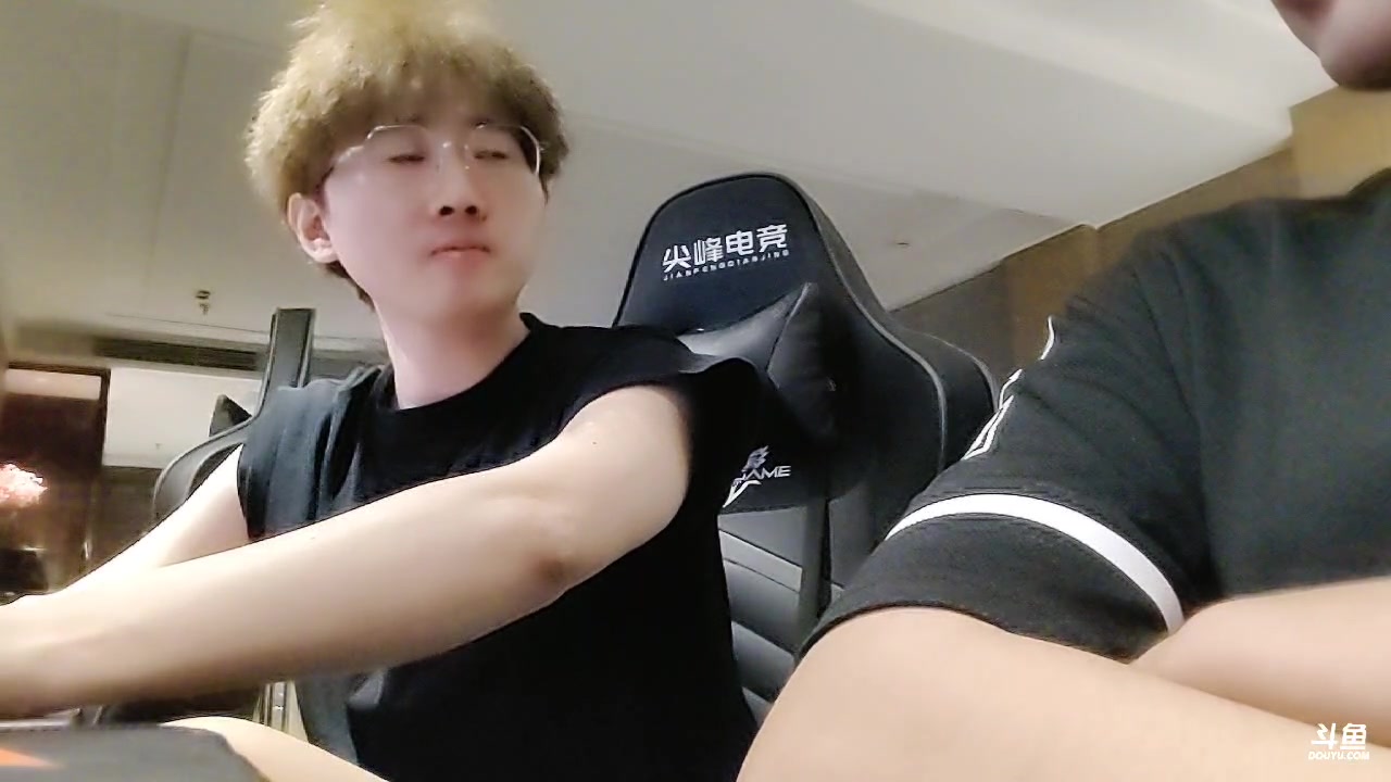 【2023-08-28 21点场】忆旧年丶：【钻石4倍】吃瓜第一现场