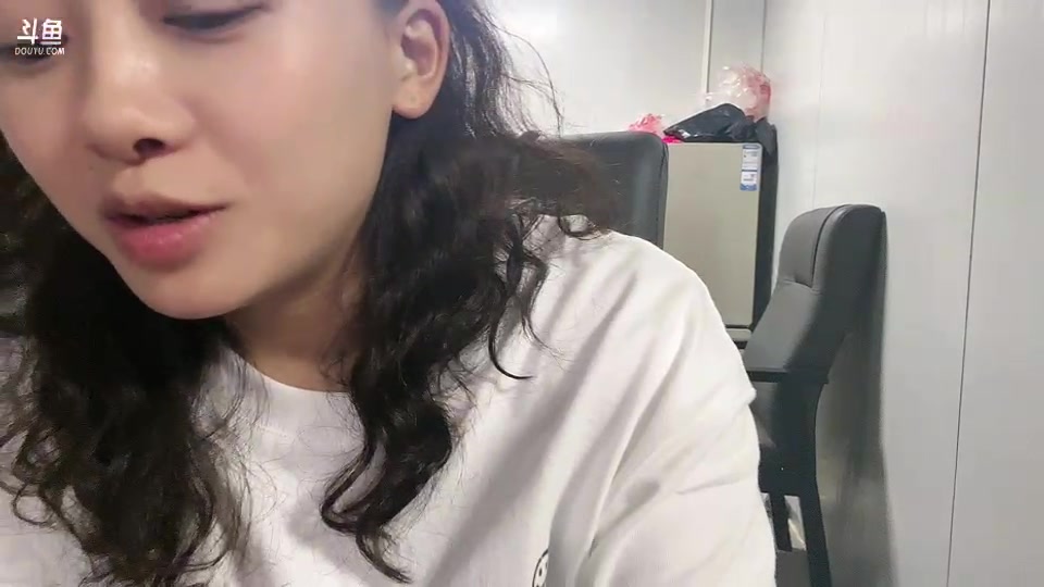 【2023-8-25 20点场】惠娜娜呀:【小奶团】985团播