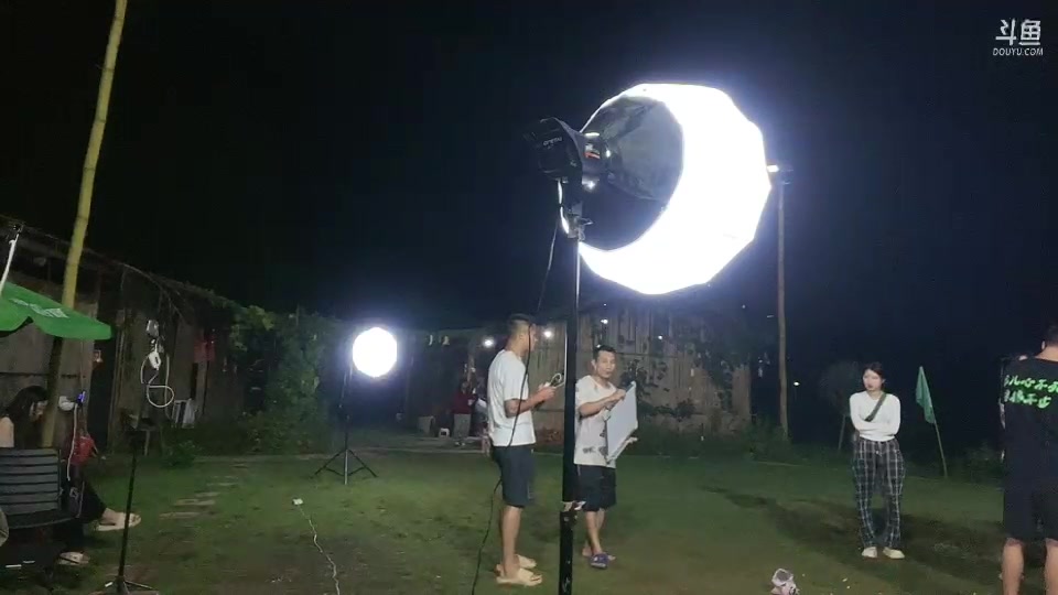 【2023-8-26 20点场】惠娜娜呀:【小奶团】985团播