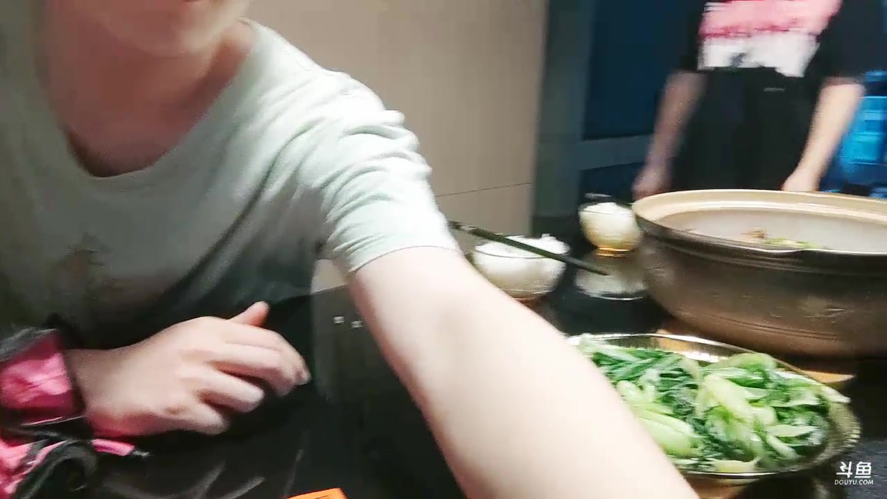 【2023-08-28 18点场】辛巴imb丶丶：生蚝鸡煲！鸡肉超香