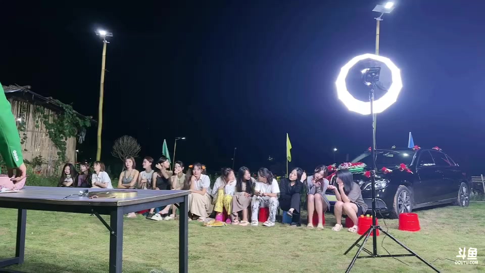 【2023-8-24 20点场】惠娜娜呀:【小奶团】985团播