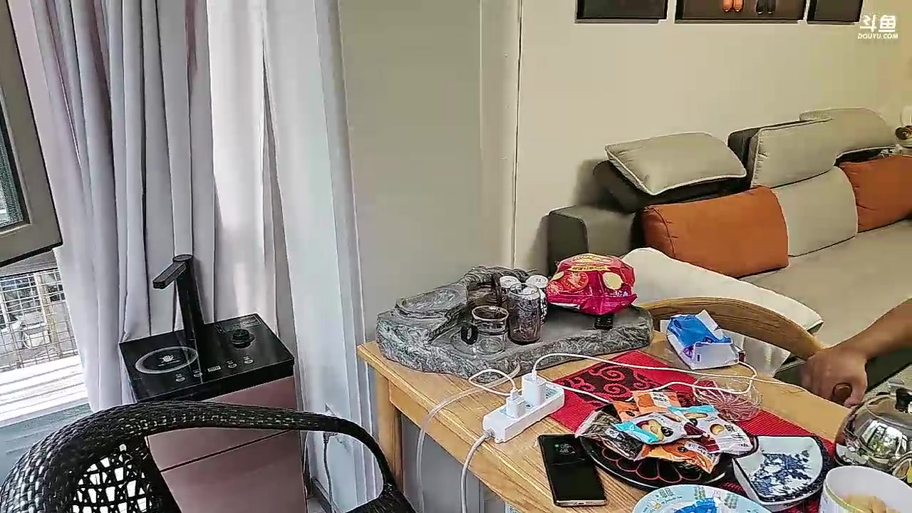 【2023-08-26 17点场】o北京斌子o：串门子。。。