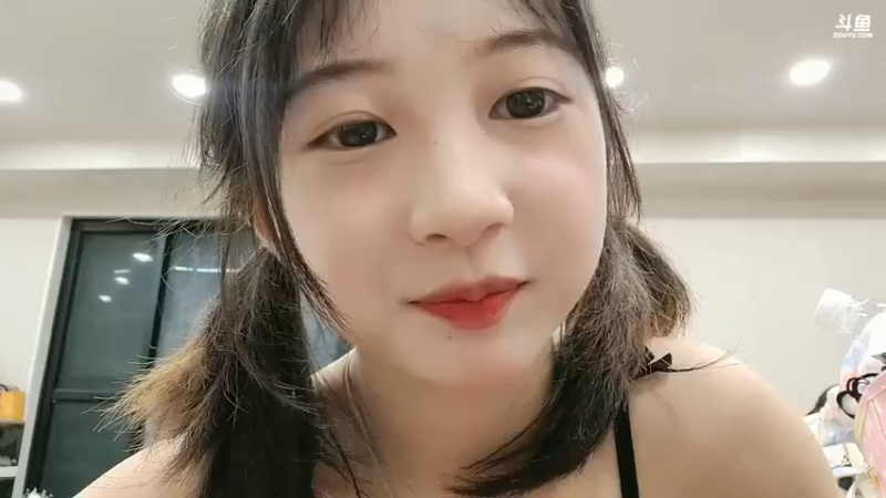 洪湖乡野趣味团播美女倩倩撒娇好搞笑