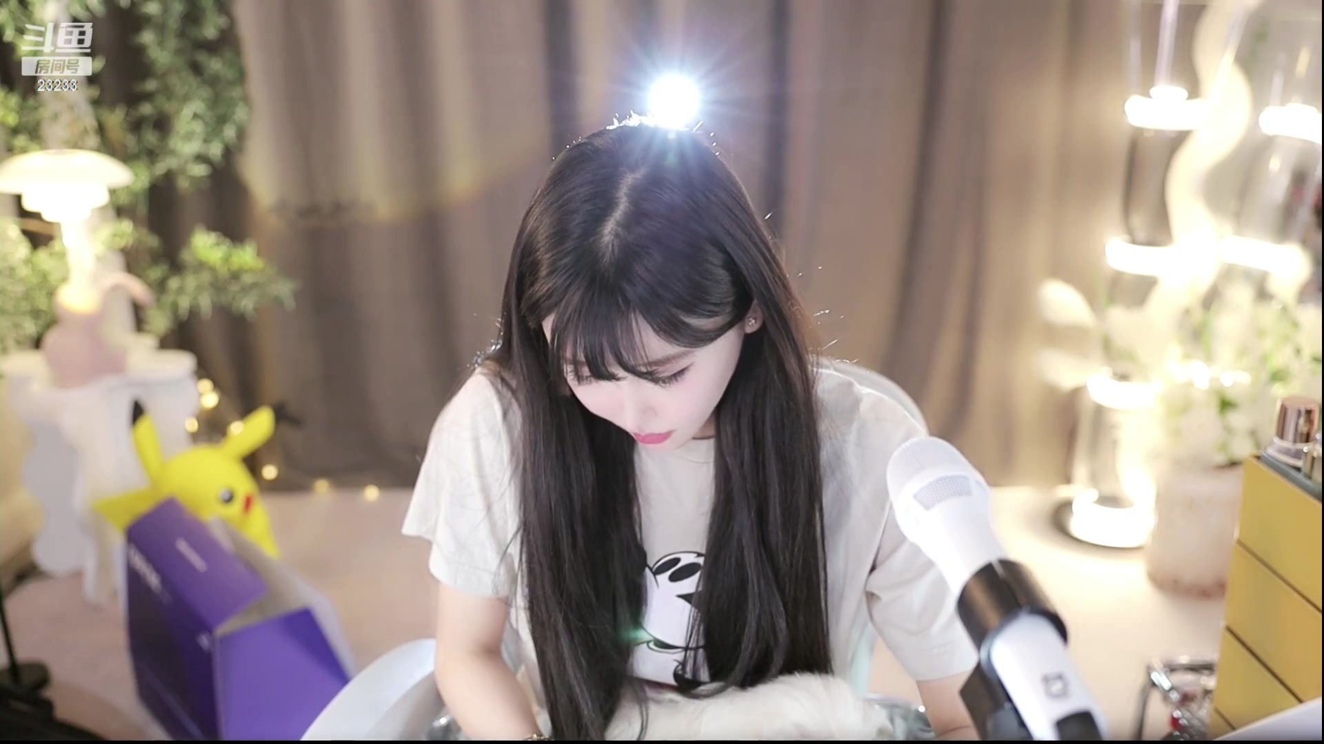 【2023-08-31 01点场】喵小莎：下午3点，晚上11点。