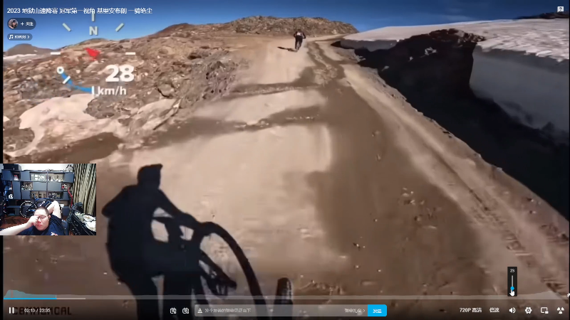 我在斗鱼看即将拥有人鱼线的PDD直播英雄联盟