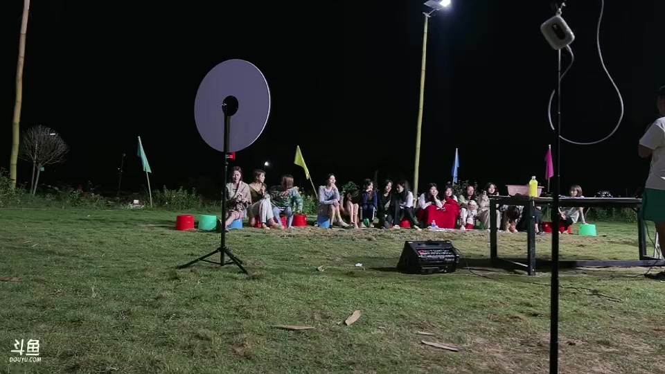 【2023-8-31 22点场】惠娜娜呀:【小奶团】985团播