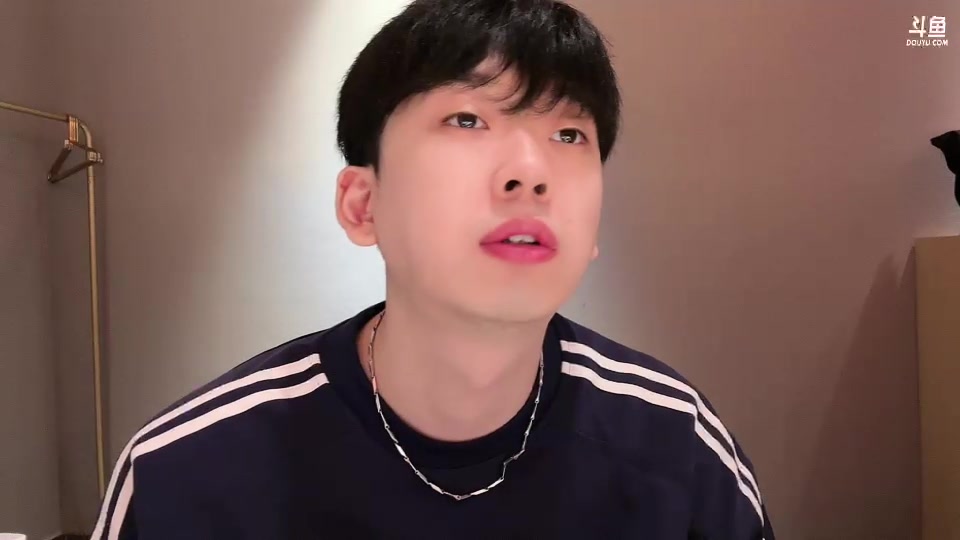 【2023-09-04 20点场】叁三QvQ：今天户外接到包包播～