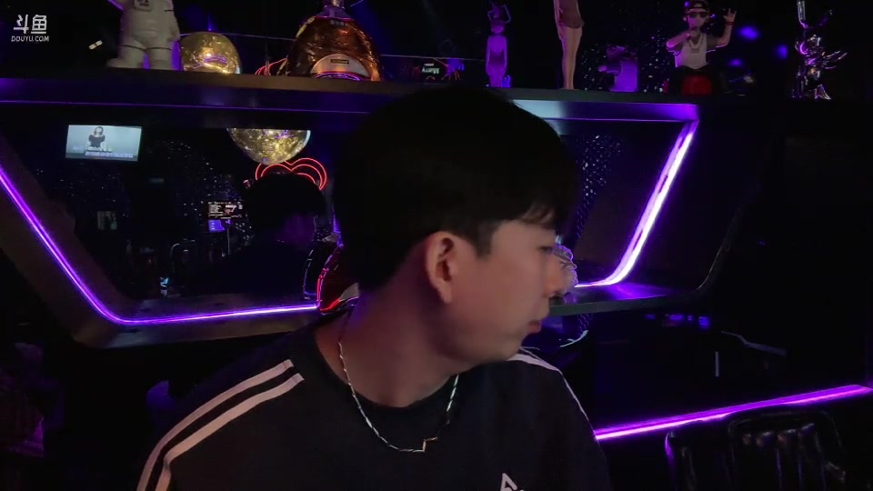 【2023-09-05 00点场】叁三QvQ：今天户外接到包包播～