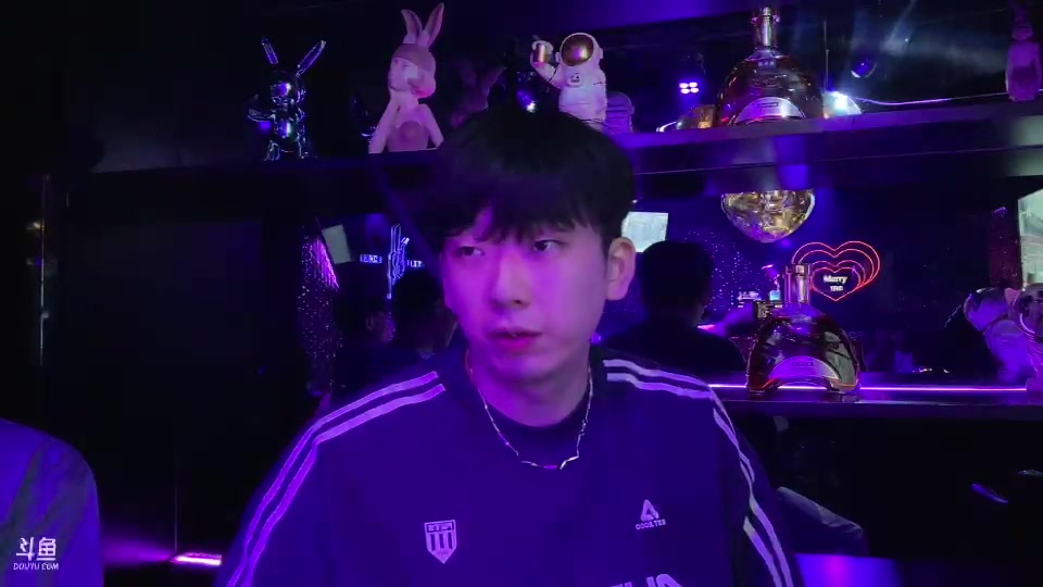 【2023-09-04 22点场】叁三QvQ：今天户外接到包包播～