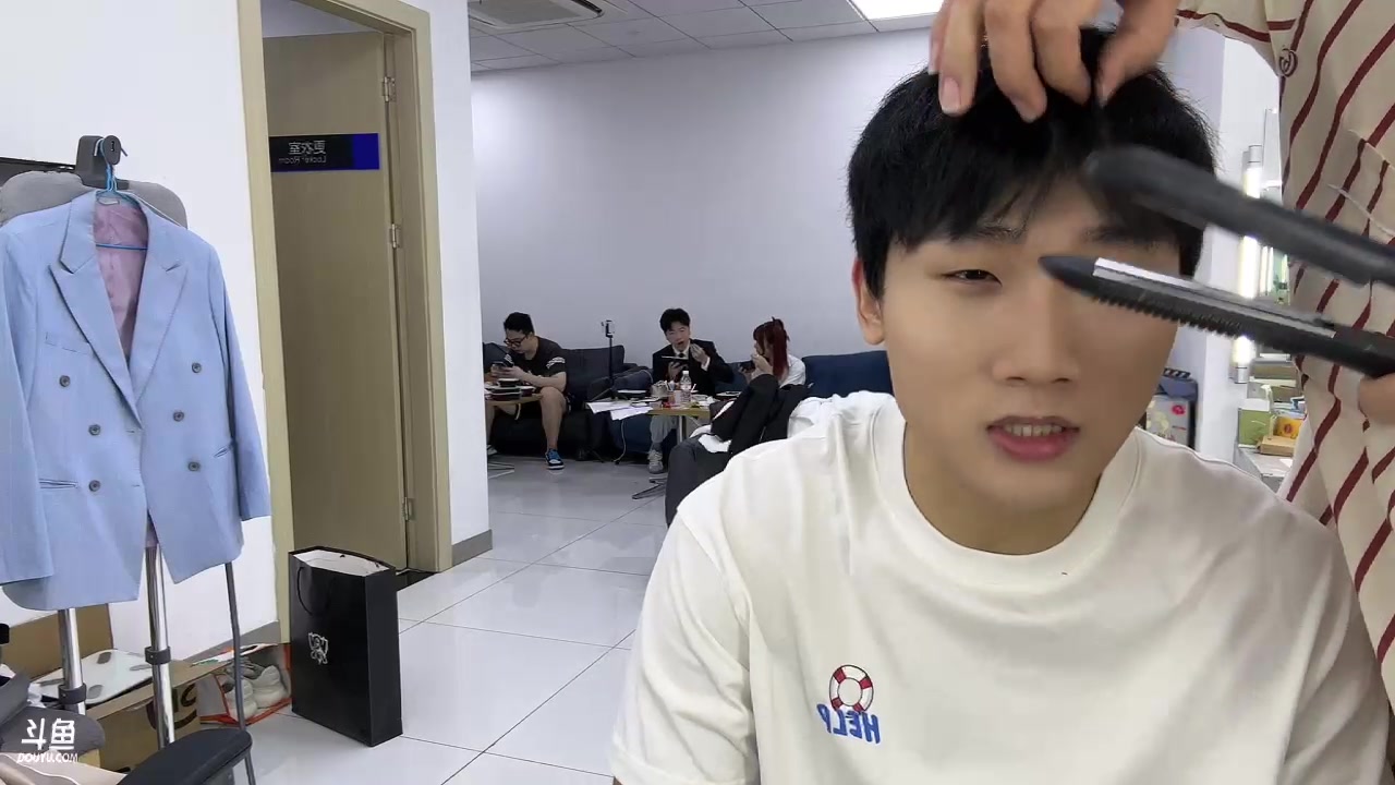 【2023-09-06 16点场】胸肌很大的良小伞：15:30大龙刷新！巨龙族集合！