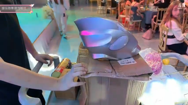 博哥要送女主播草鞋，美女不喜欢啊