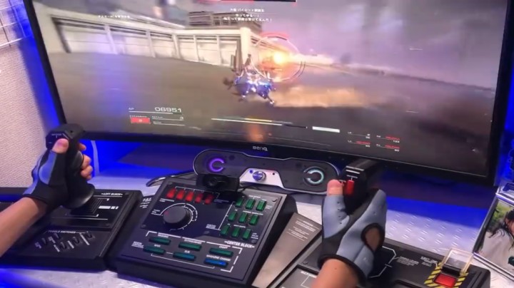 “真渡鸦”降临，玩家使用《铁骑》操作台在《装甲核心6》中模拟驾驶舱