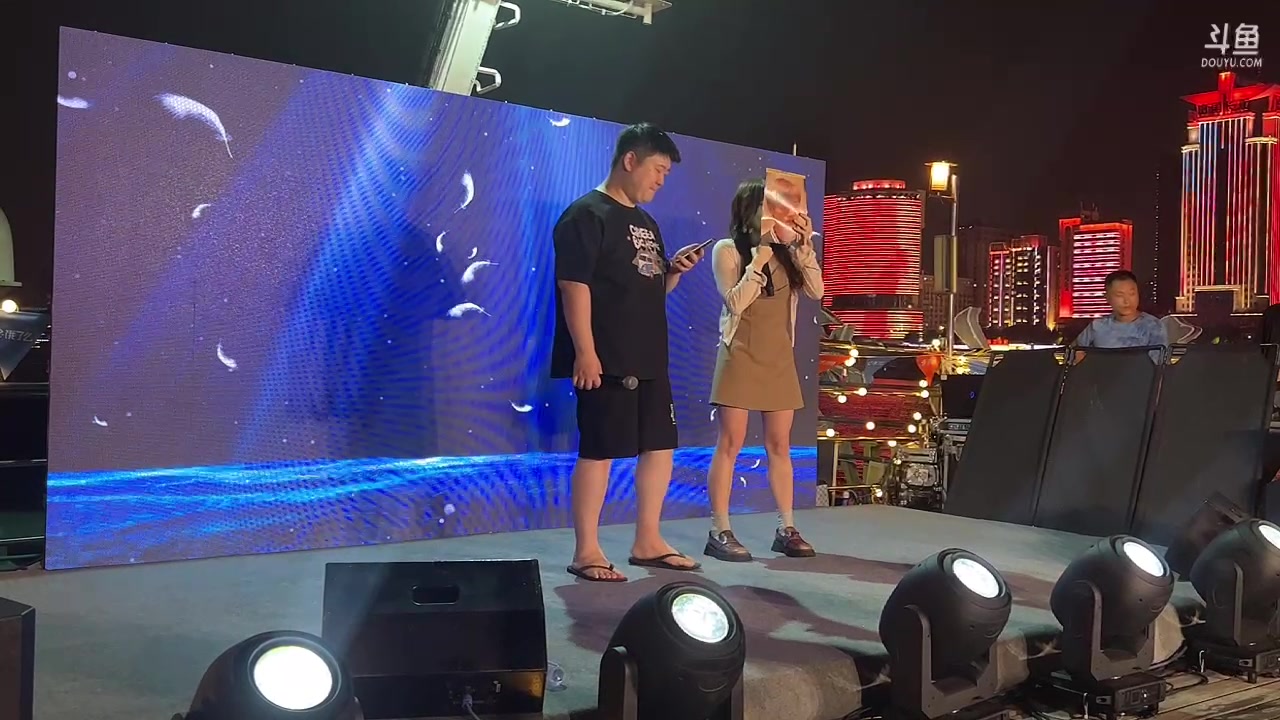 【2023-09-10 19点场】喔唷童夕：【童夕】武汉户外第四天！