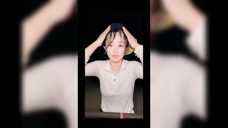 美女户外直播结果遇到了有男人尾随