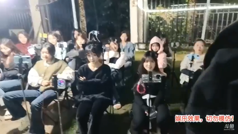 洪湖乡野趣味团播女主播放假三天回来开始没收礼物，贝贝第一个