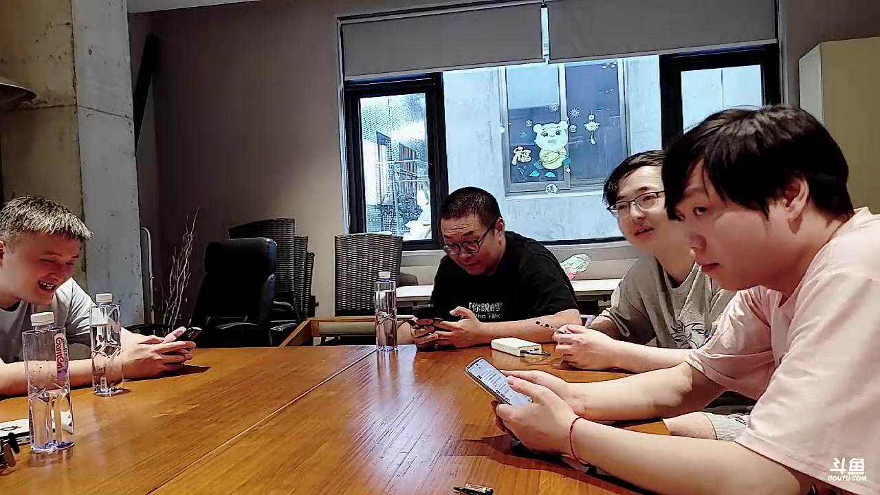 【2023-9-11 16点场】唐6儿:【小奶团】炉石DAY1在大巴上啦晚点开播