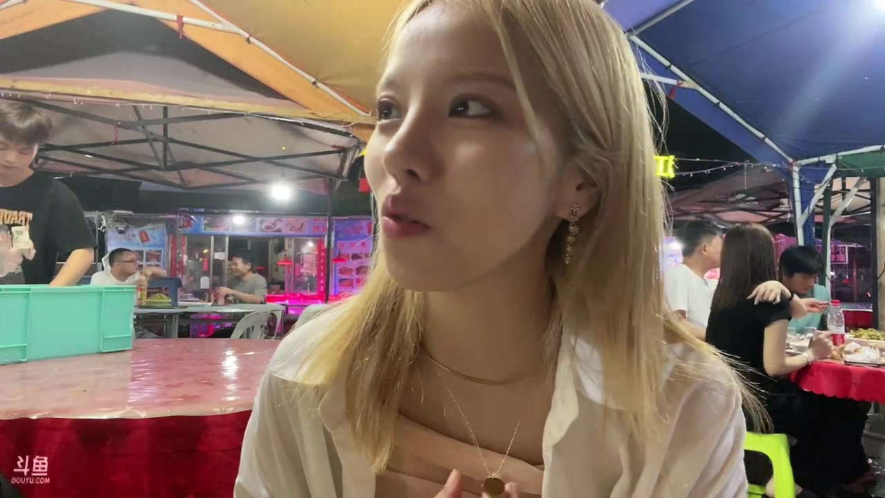 【2023-9-12 23点场】唐6儿:【小奶团】炉石DAY1在大巴上啦晚点开播