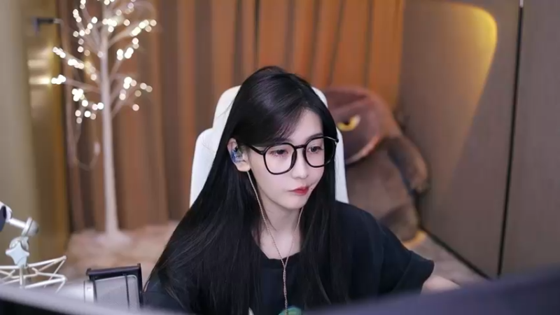 【2023-09-15 18点场】叶知秋Vanessa：秋：明天去参加婚礼不播