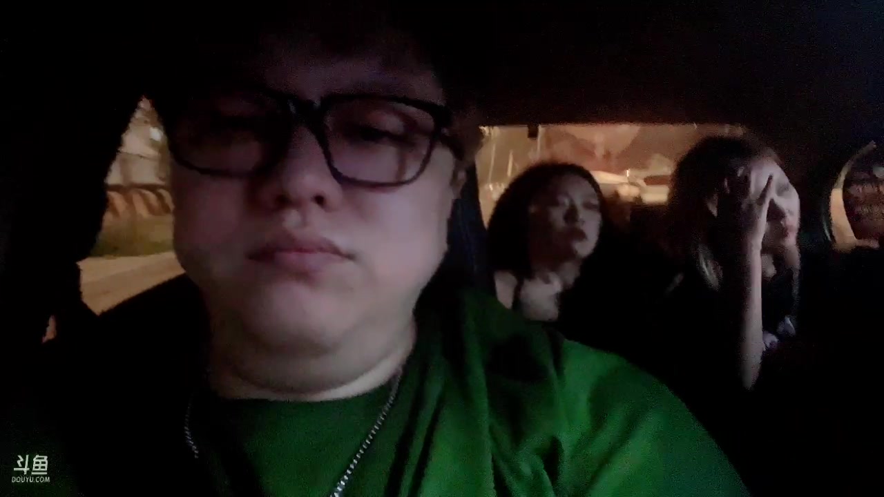 【2023-09-15 00点场】法拉利的直播间：14日7点30LAL打比赛