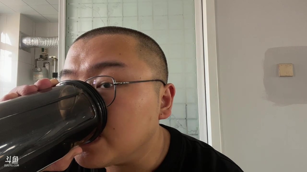 【2023-09-17 15点场】驴酱的冯雨大王：冯雨大王：保持理智，热爱生活！