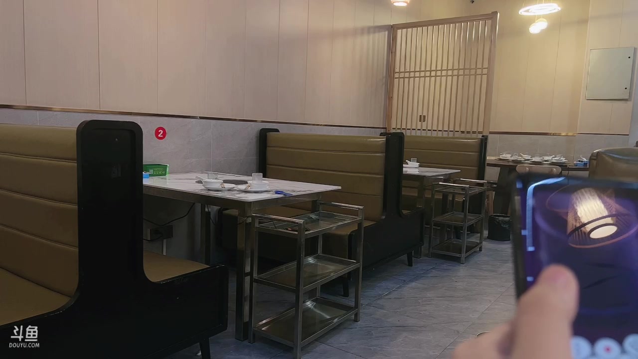 【2023-09-18 03点场】白鲨漠然Moran：感冒了，状态不好望谅解！