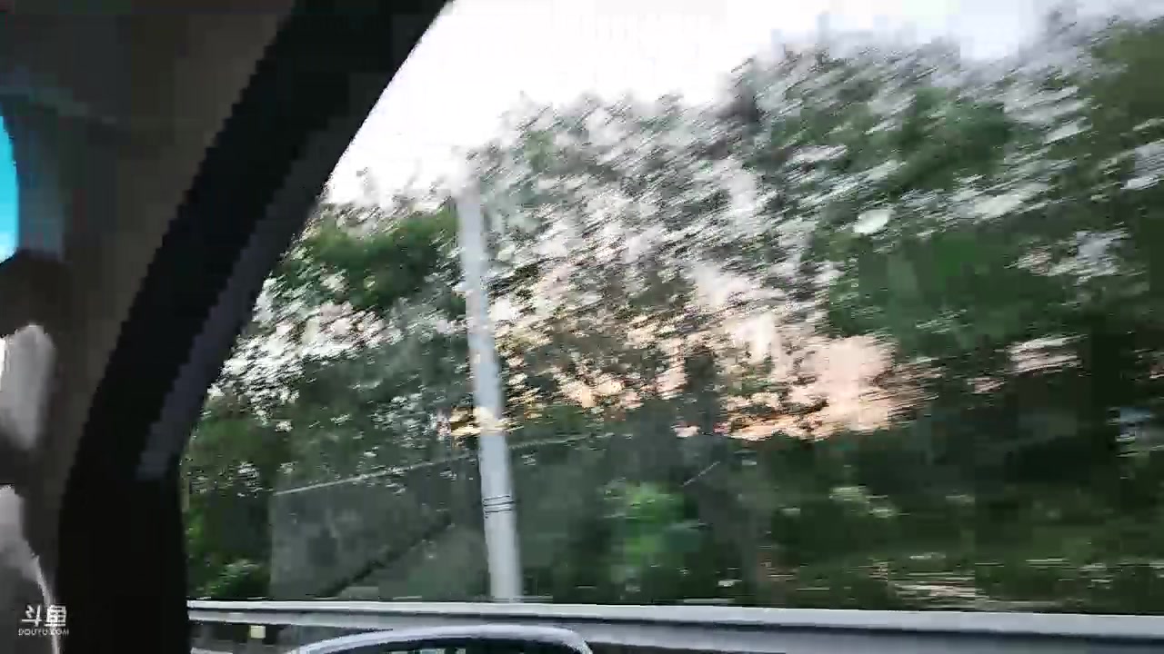 【2023-09-20 18点场】别问问就黑皮：恭喜梦想哥百万总榜！三亚户外