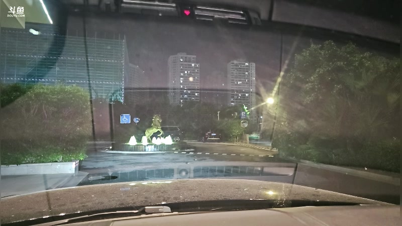 【2023-09-23 19点场】别问问就黑皮：三亚户外，年度冲冲冲