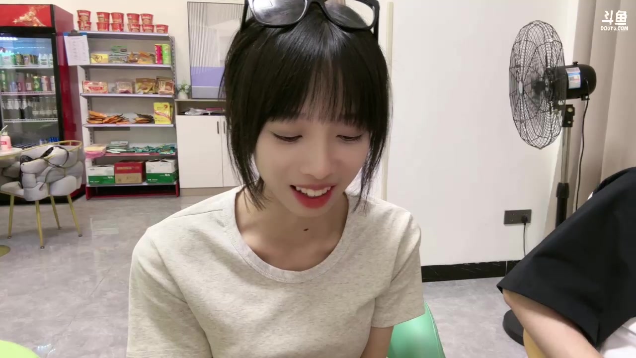 【2023-09-26 22点场】小溫dududu：【小奶团】恭喜小风50级牌牌啦啦啦啦！