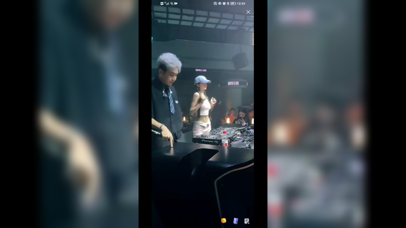 美女dj奶栗真不错