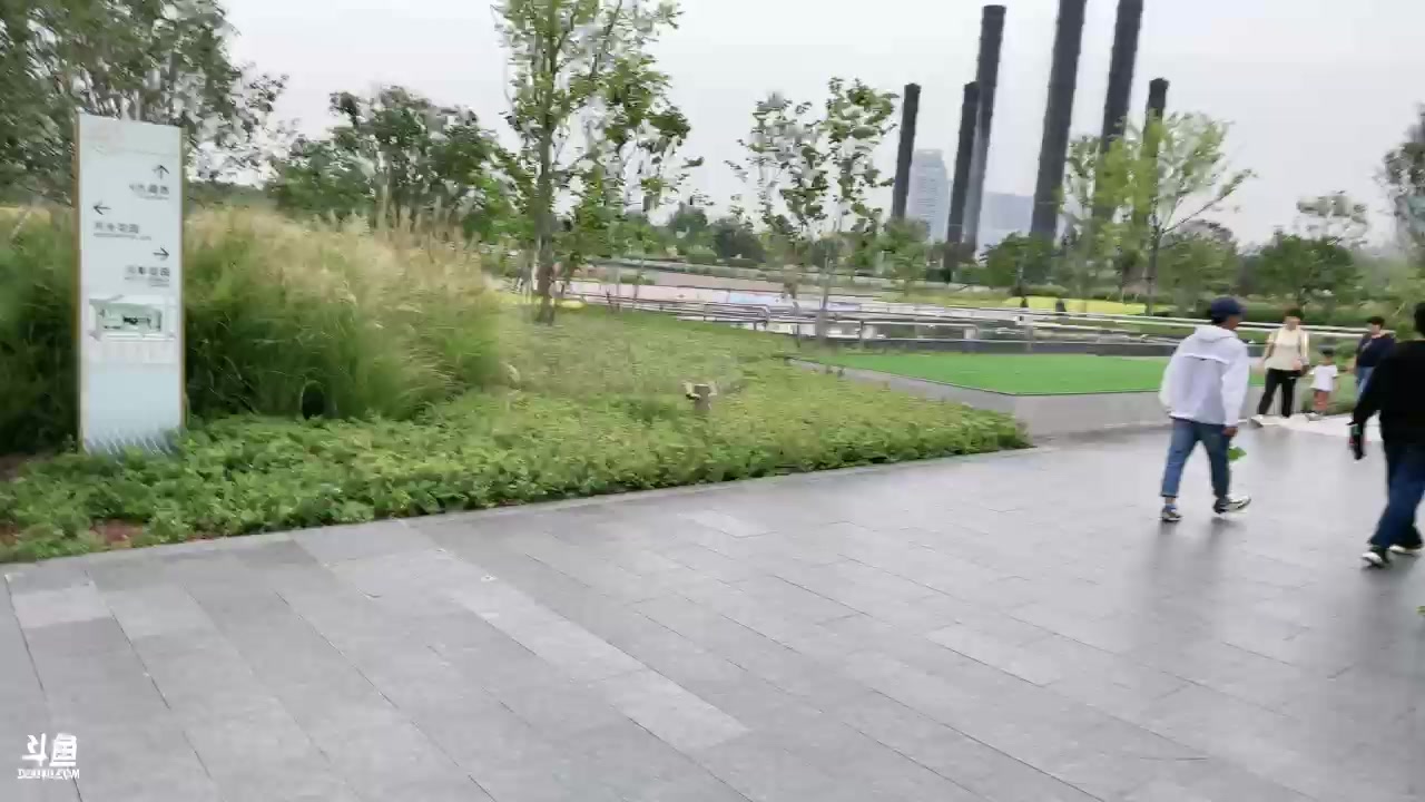 【2023-09-27 17点场】白鲨常旭DBQ：今天出去玩 户外