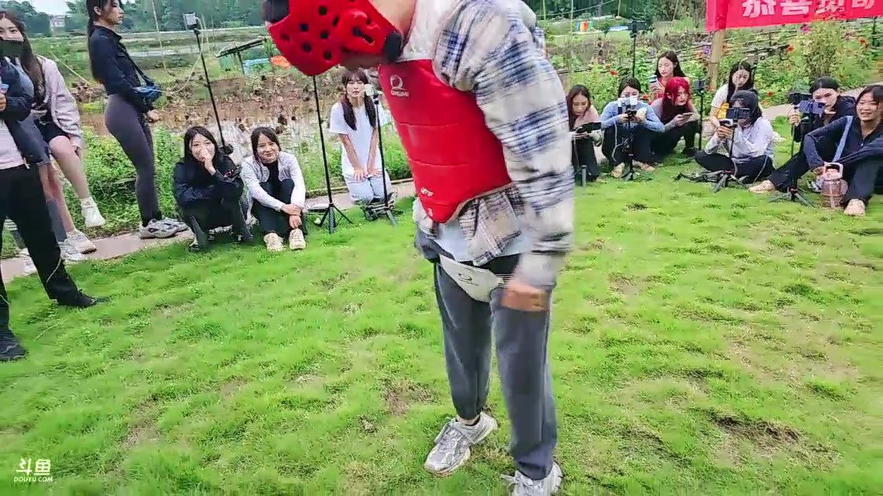 【2023-09-27 17点场】别问问就黑皮：祝表哥生日快乐~！恭喜表哥总榜10