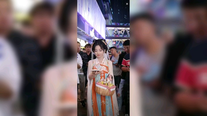 冯提莫唱歌月亮之上