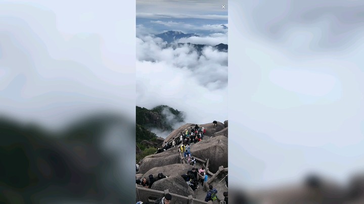 今天一大早爬黄山看云海